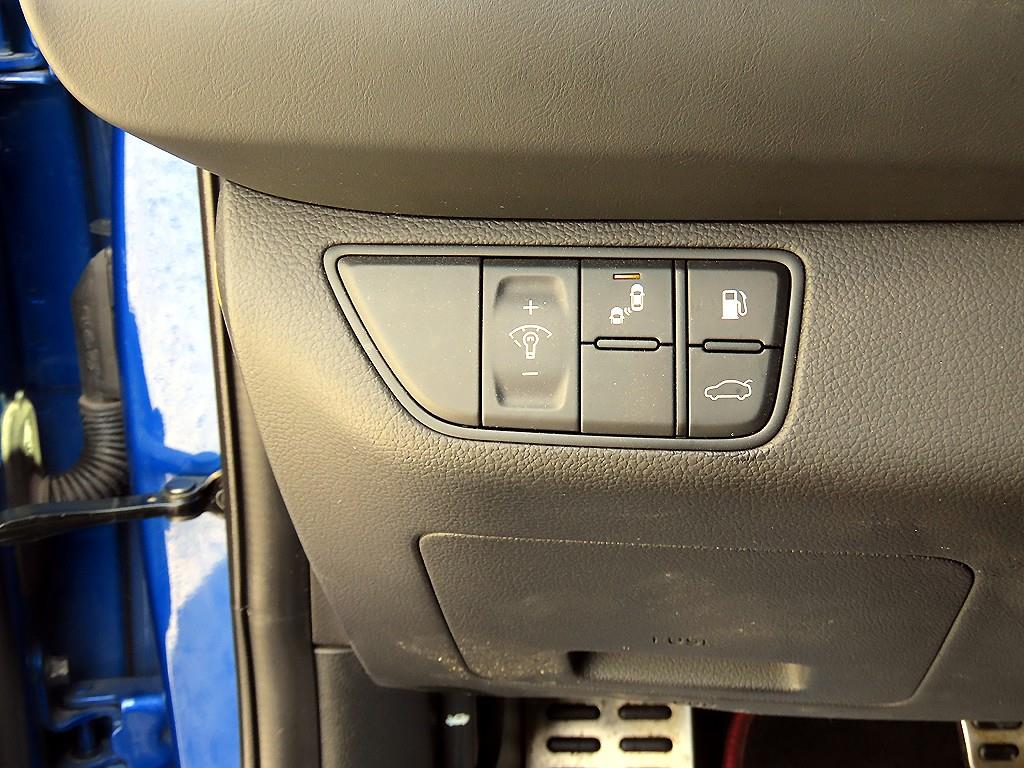 Genesis G70 — photo 12