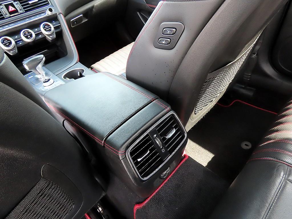 Genesis G70 — photo 16