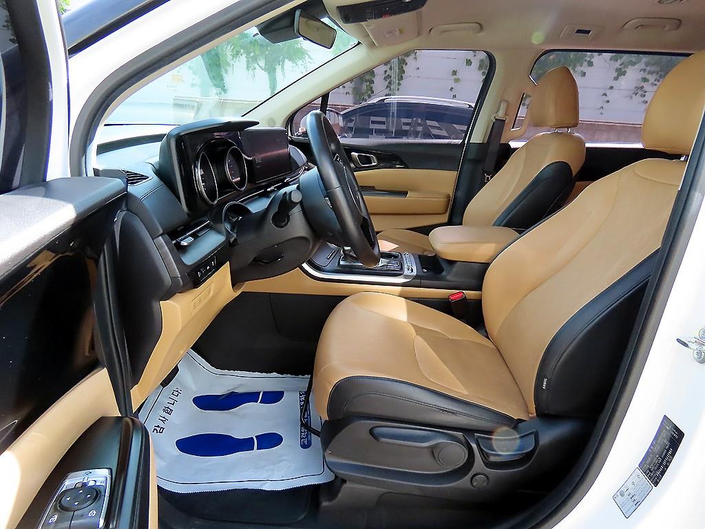 Kia Carnival — photo 05