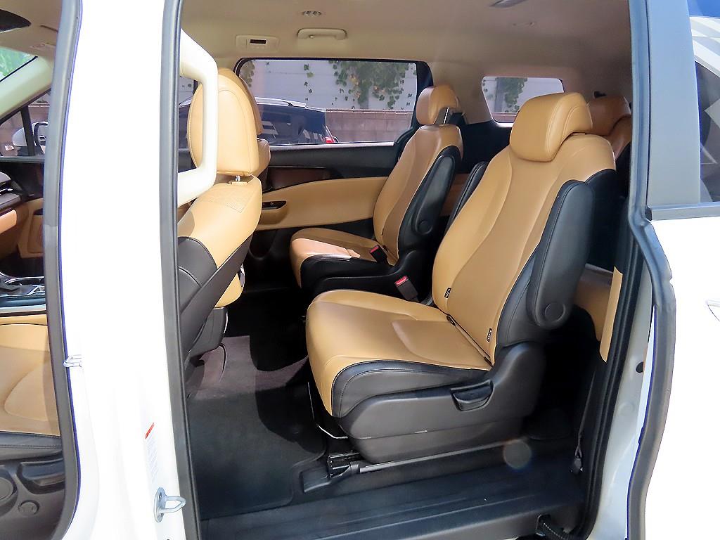 Kia Carnival — photo 06