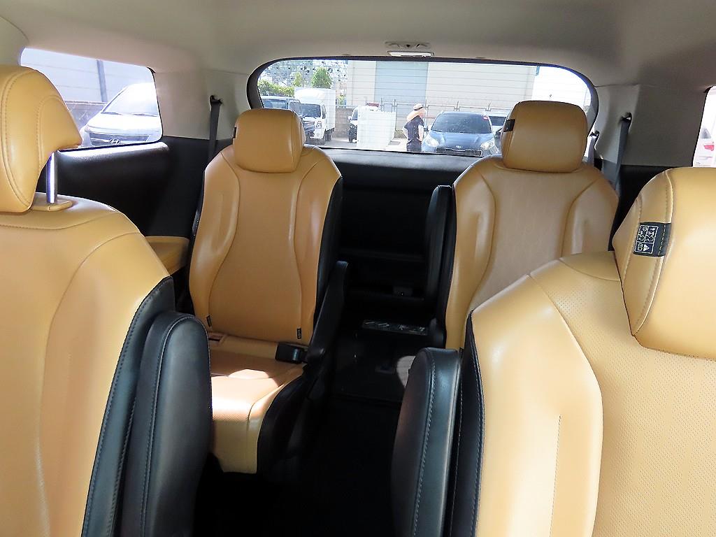 Kia Carnival — photo 07