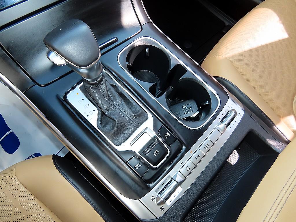 Kia Carnival — photo 11
