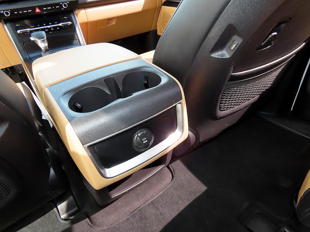 Kia Carnival — photo 16