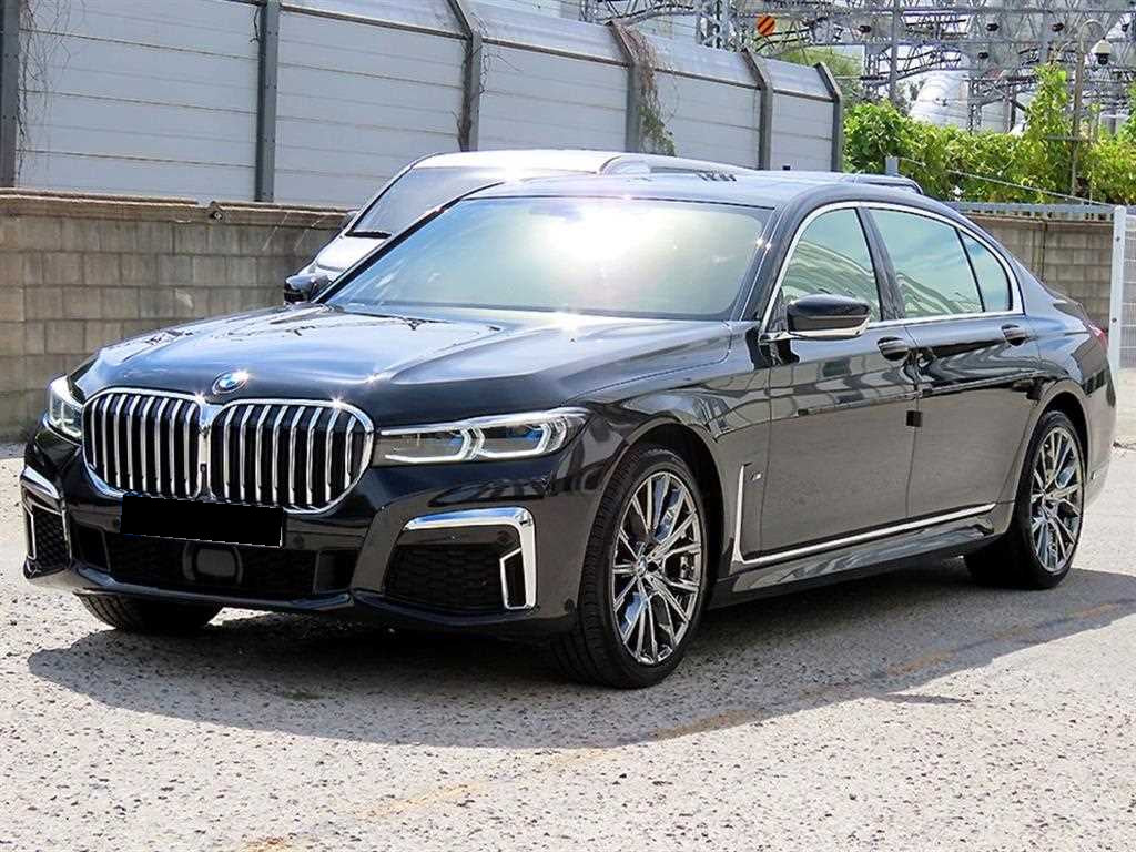 BMW 7-Series — photo 02