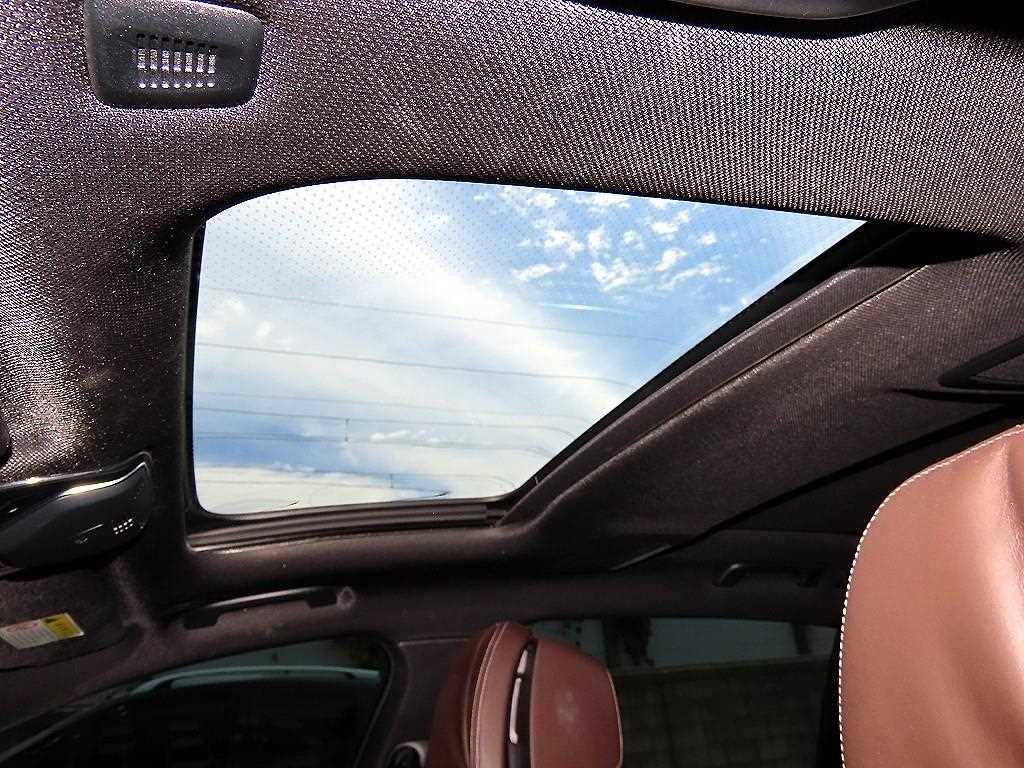BMW 7-Series — photo 16