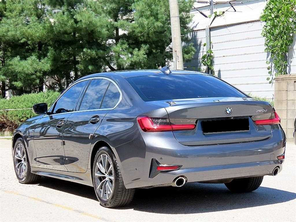 BMW 3-Series — photo 03