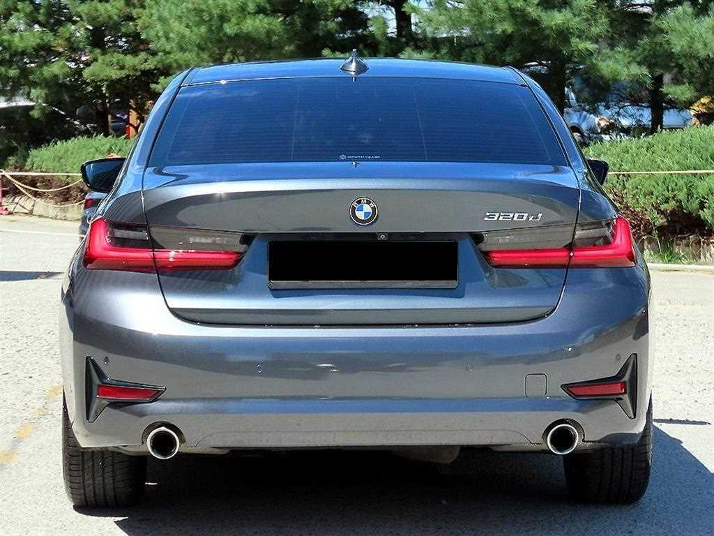 BMW 3-Series — photo 04