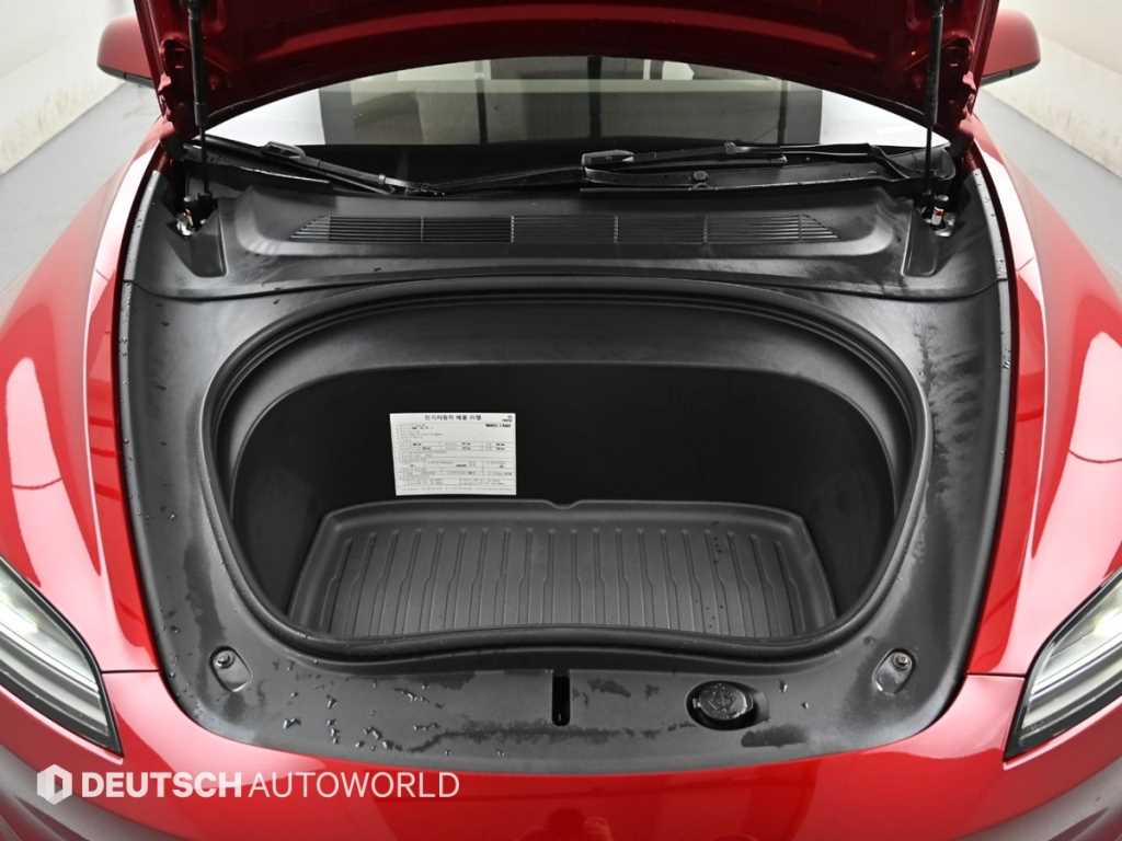 Tesla Model 3 — photo 06