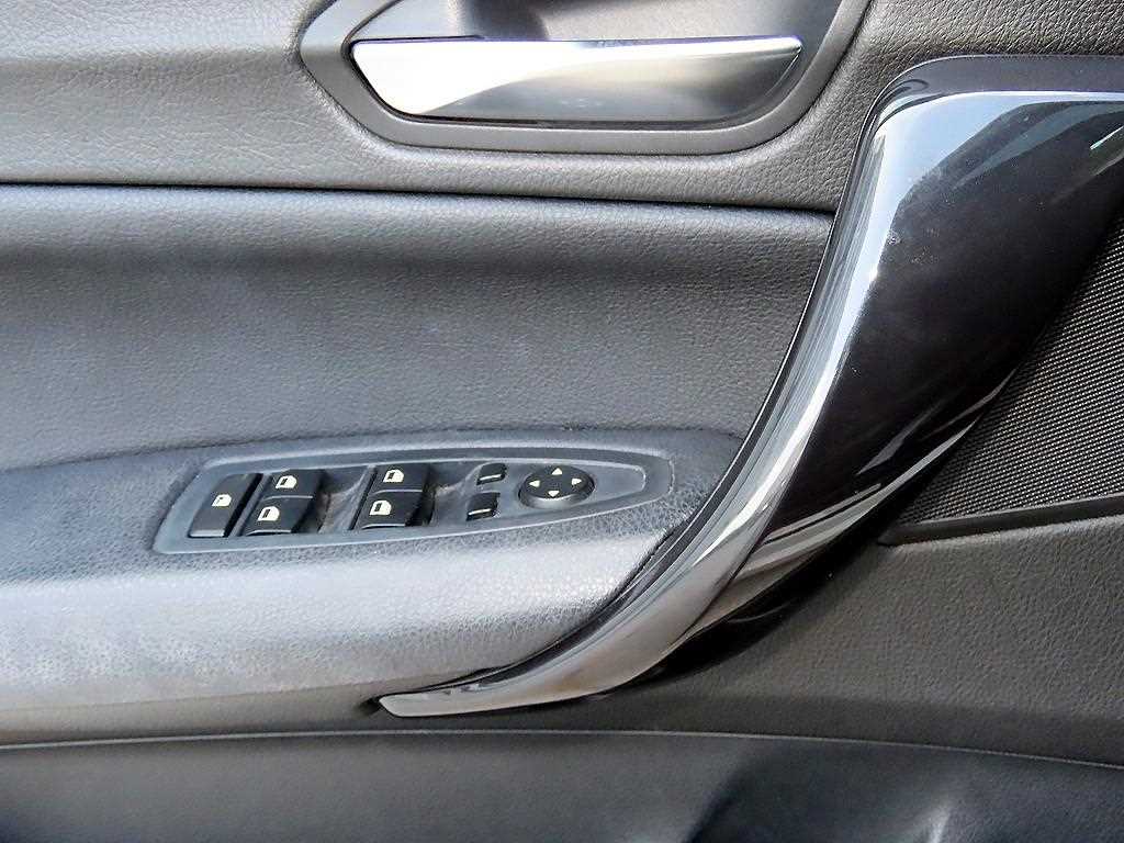 BMW 1-Series — photo 11