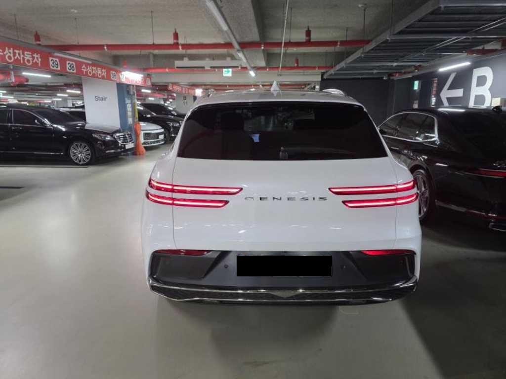 Genesis GV70 — photo 05