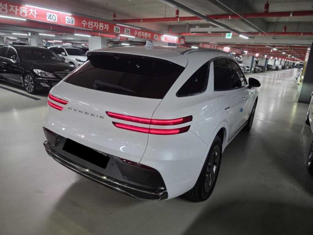 Genesis GV70 — photo 06
