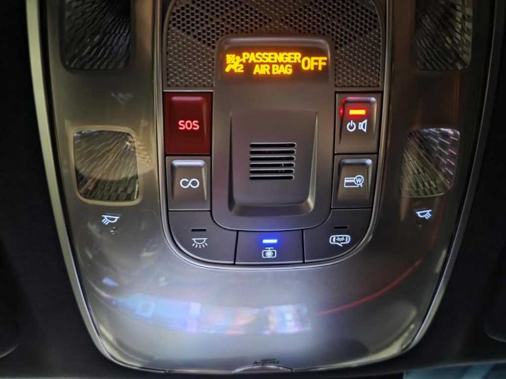 Genesis GV70 — photo 16