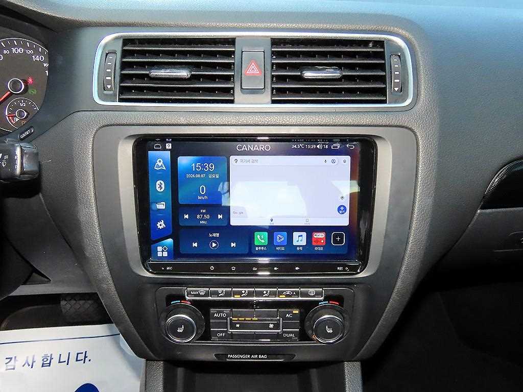 Volkswagen Jetta — photo 14