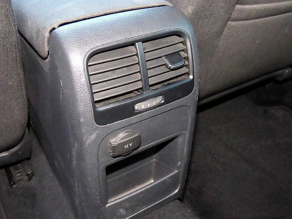 Volkswagen Jetta — photo 17