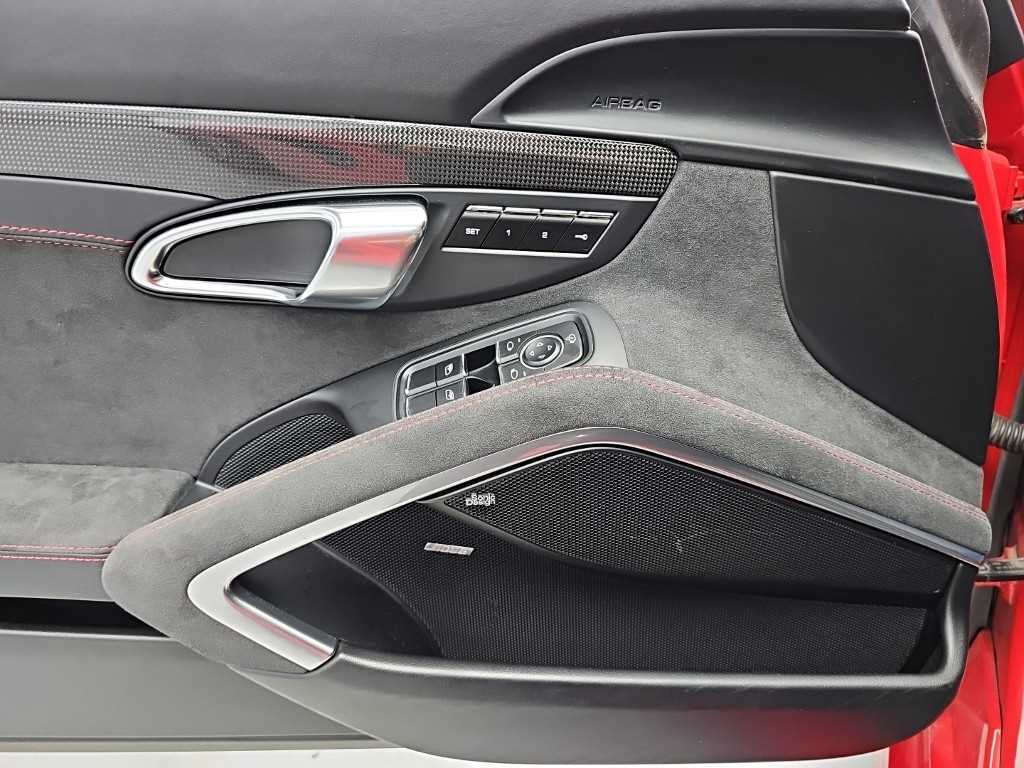 Porsche Boxster — photo 17