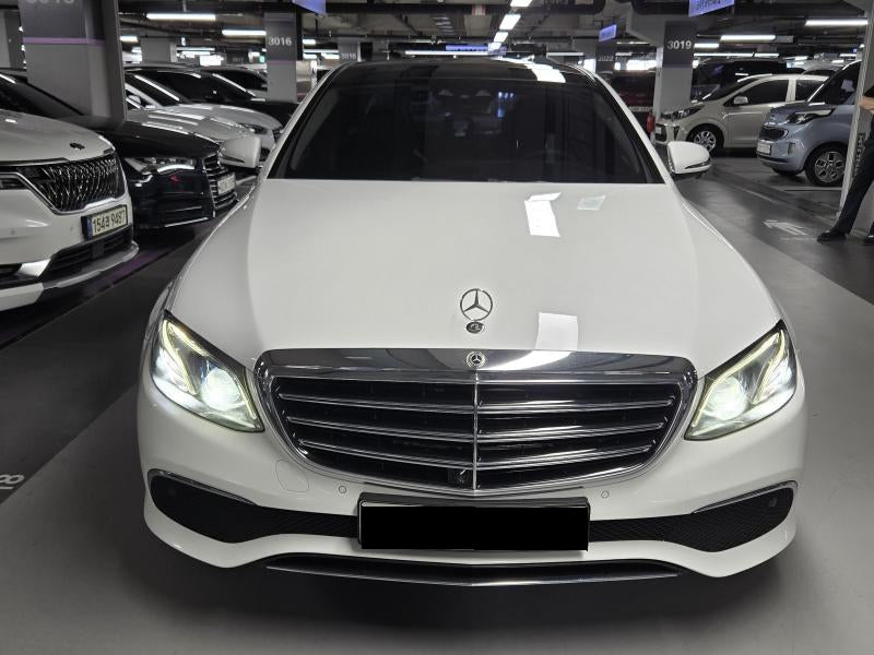 Mercedes-Benz E-Class — photo 01