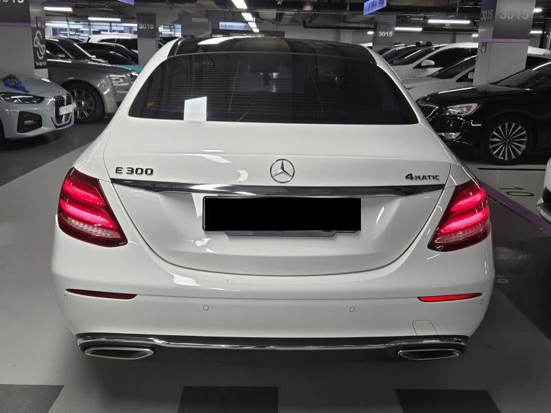 Mercedes-Benz E-Class — photo 04