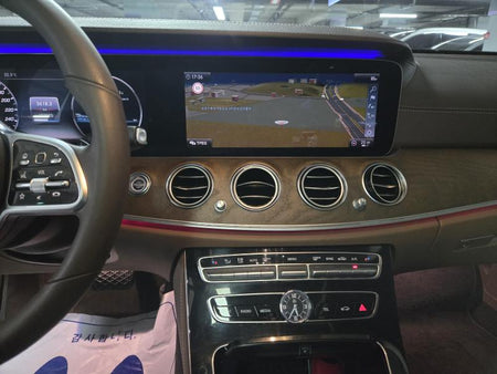 Mercedes-Benz E-Class — photo 10