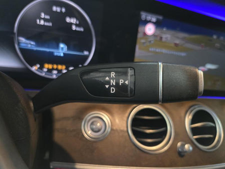 Mercedes-Benz E-Class — photo 11