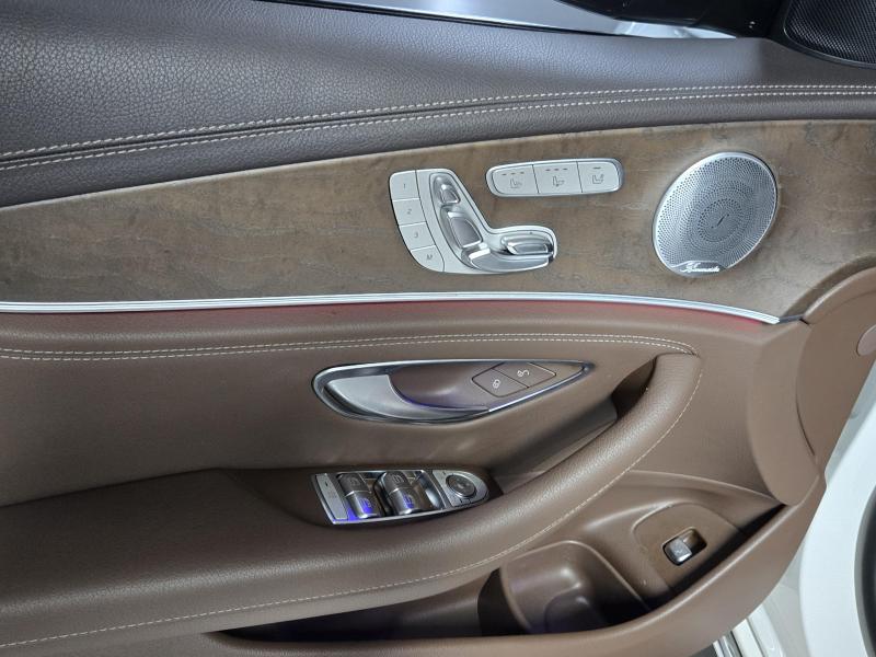 Mercedes-Benz E-Class — photo 13