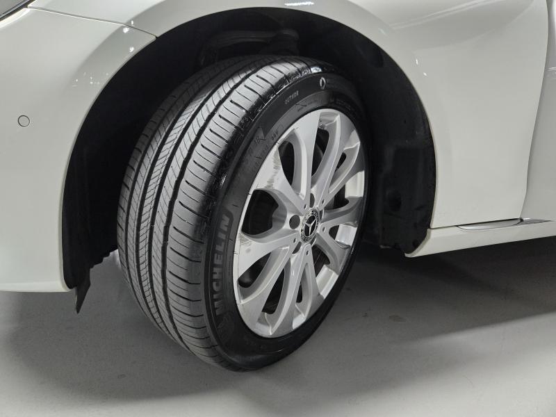 Mercedes-Benz E-Class — photo 20