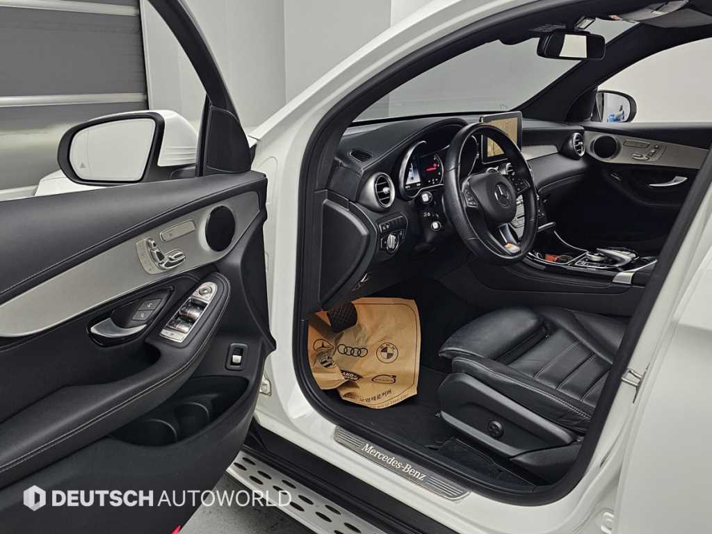 Mercedes-Benz GLC-Class — photo 11