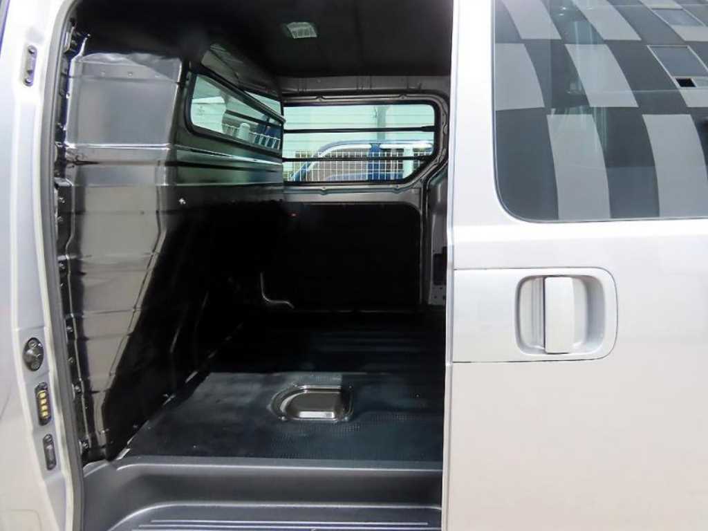 Hyundai Starex — photo 06