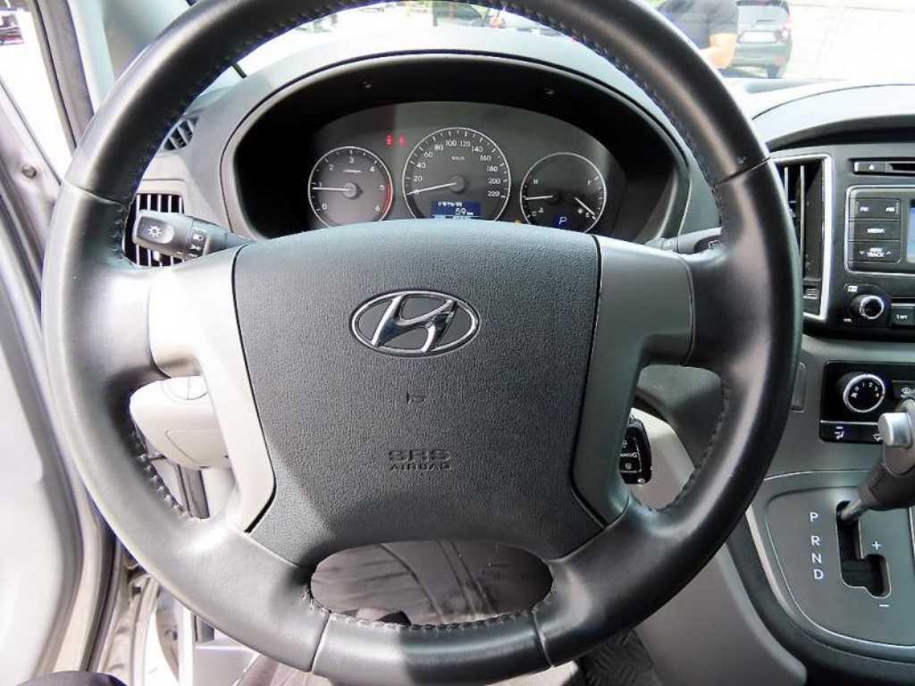 Hyundai Starex — photo 08