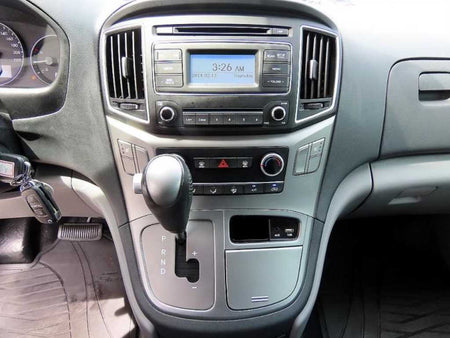 Hyundai Starex — photo 13