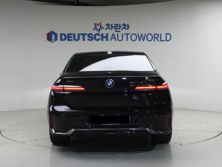 BMW 7-Series — photo 02