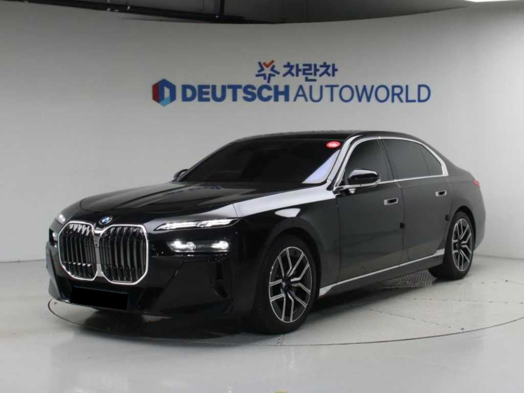 BMW 7-Series — photo 03