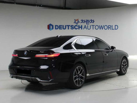 BMW 7-Series — photo 04
