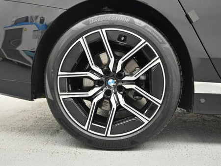 BMW 7-Series — photo 05