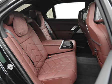 BMW 7-Series — photo 12