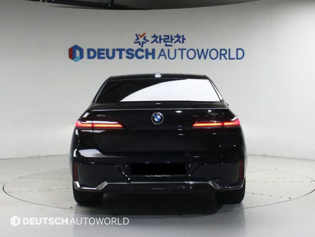 BMW 7-Series — photo 02