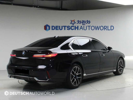BMW 7-Series — photo 04