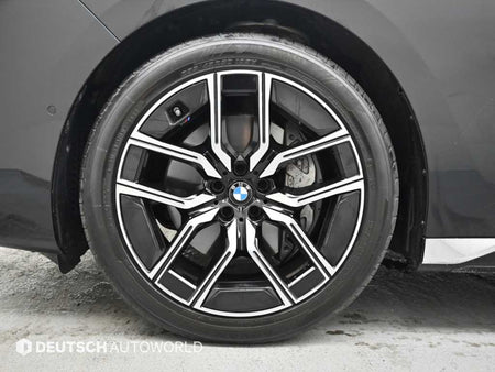 BMW 7-Series — photo 05