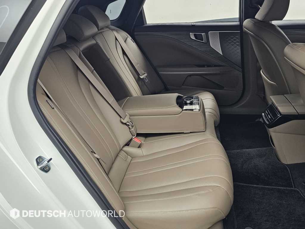 Kia K8 — photo 12