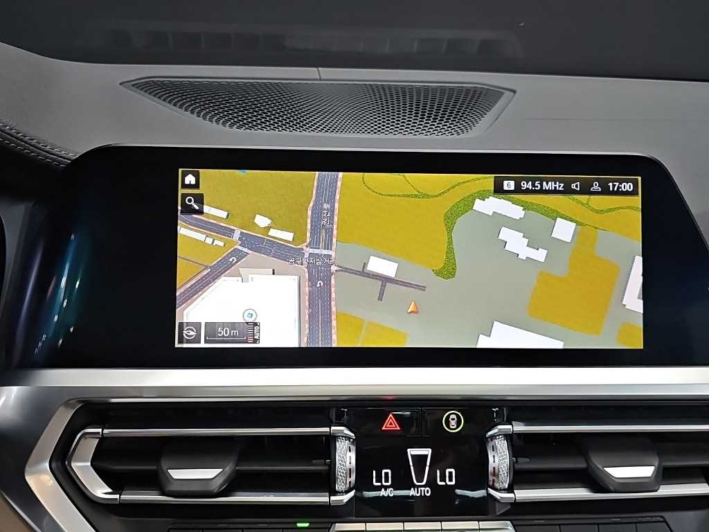 BMW 3-Series — photo 15