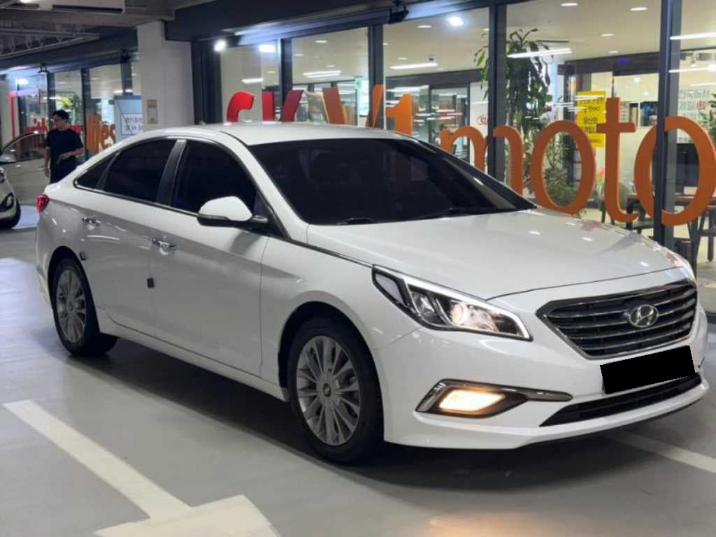 Hyundai Sonata — photo 02