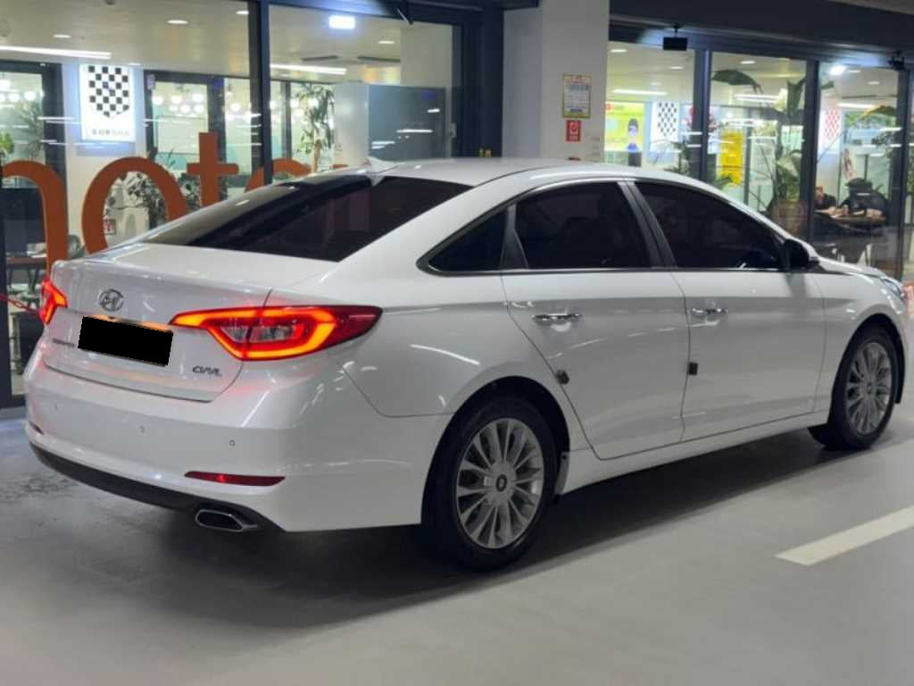 Hyundai Sonata — photo 04