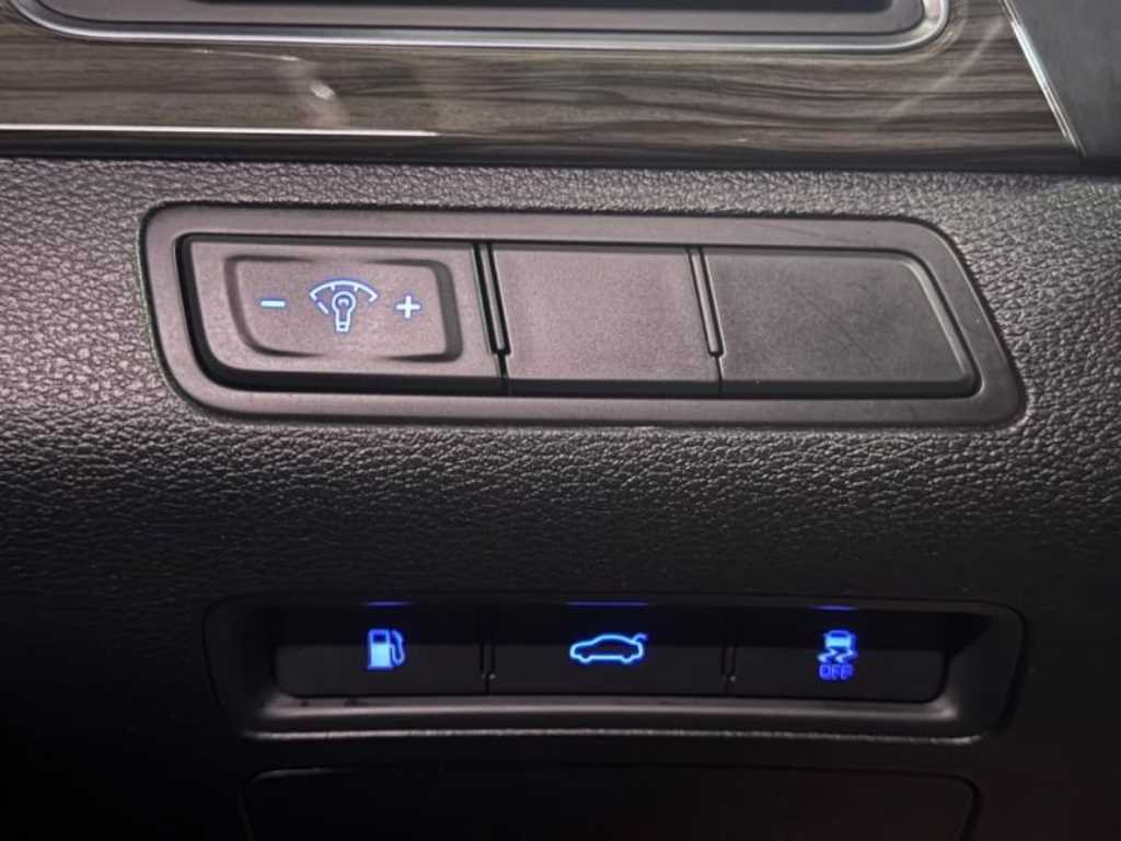 Hyundai Sonata — photo 14