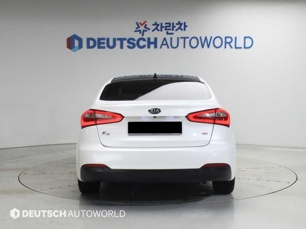 Kia K3 — photo 04