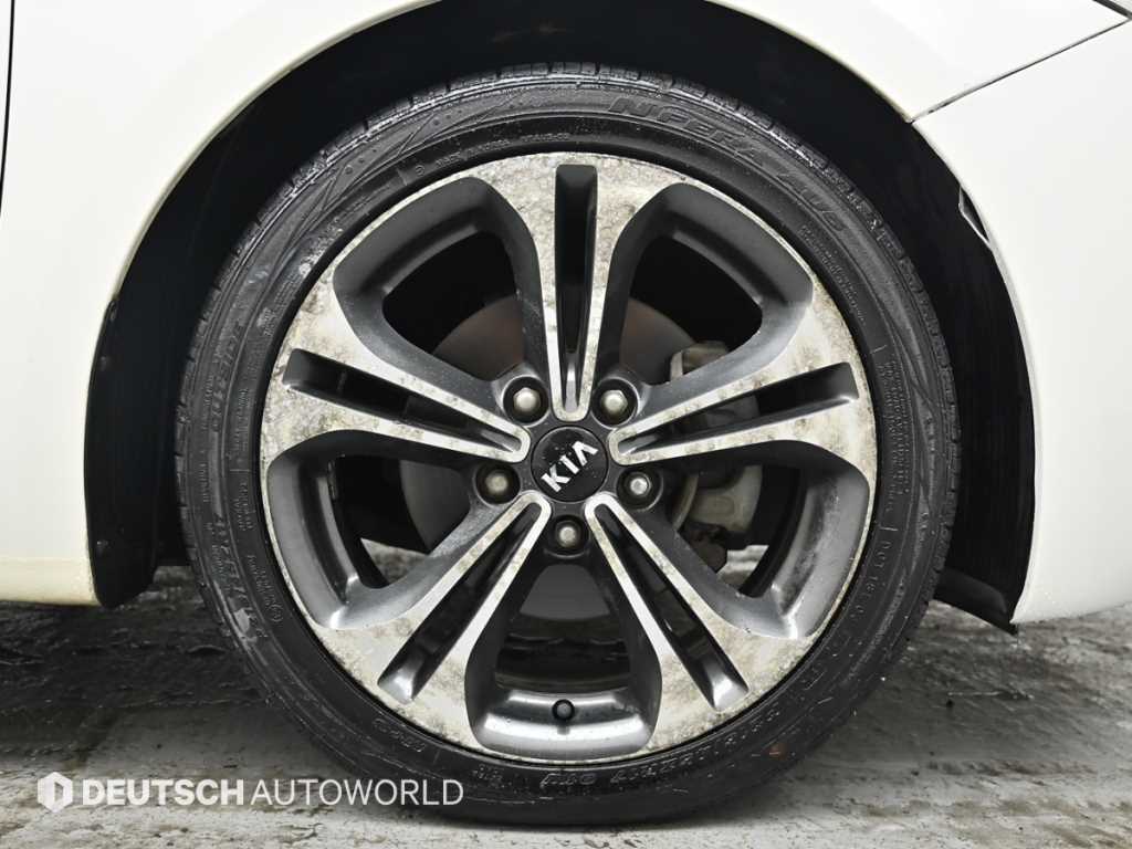Kia K3 — photo 05