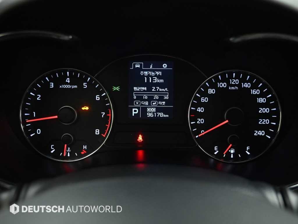 Kia K3 — photo 08