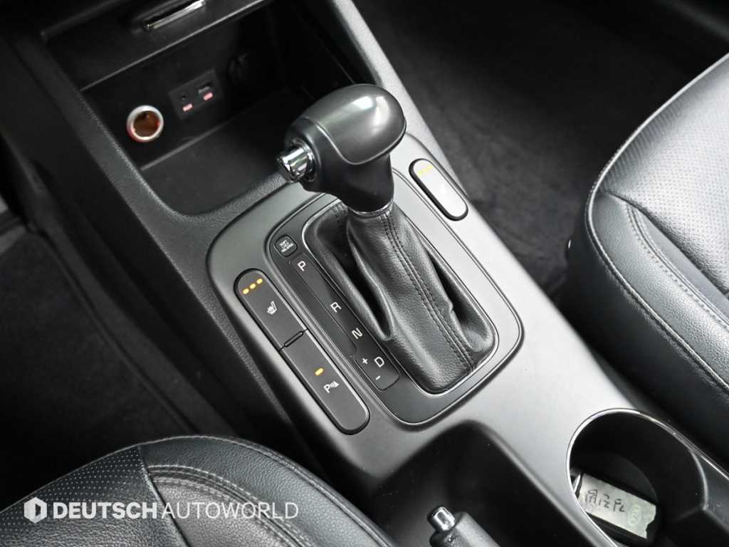 Kia K3 — photo 09