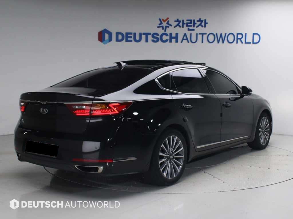 Kia K7 — photo 02