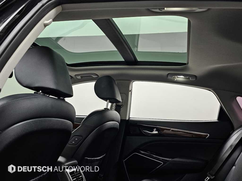 Kia K7 — photo 11