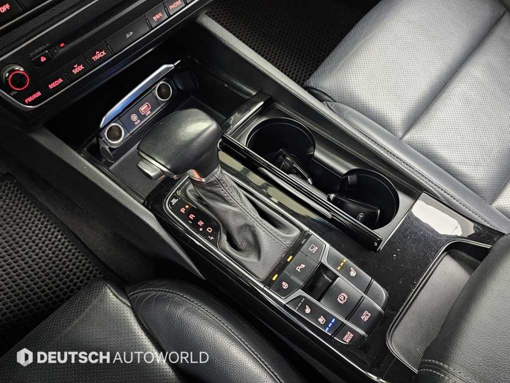 Kia K7 — photo 18