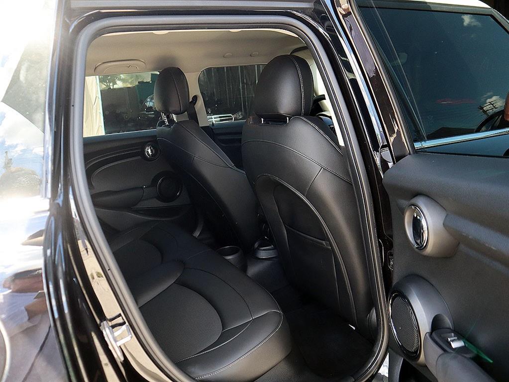 Mini Cooper — photo 14